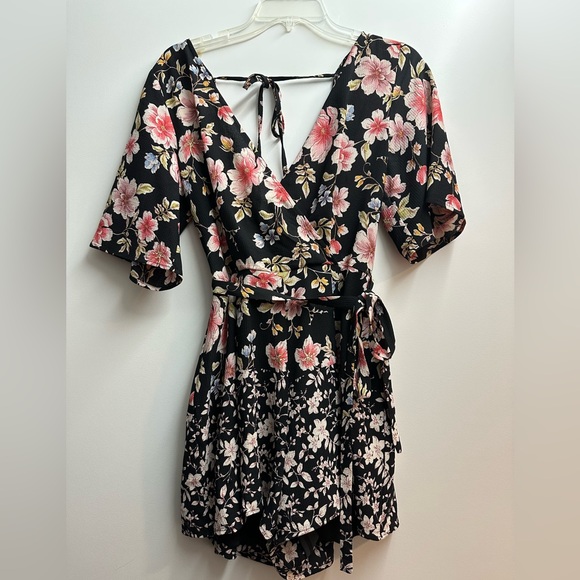 Trixxi Pants - Trixxi Black Romper with Floral Pattern Size L